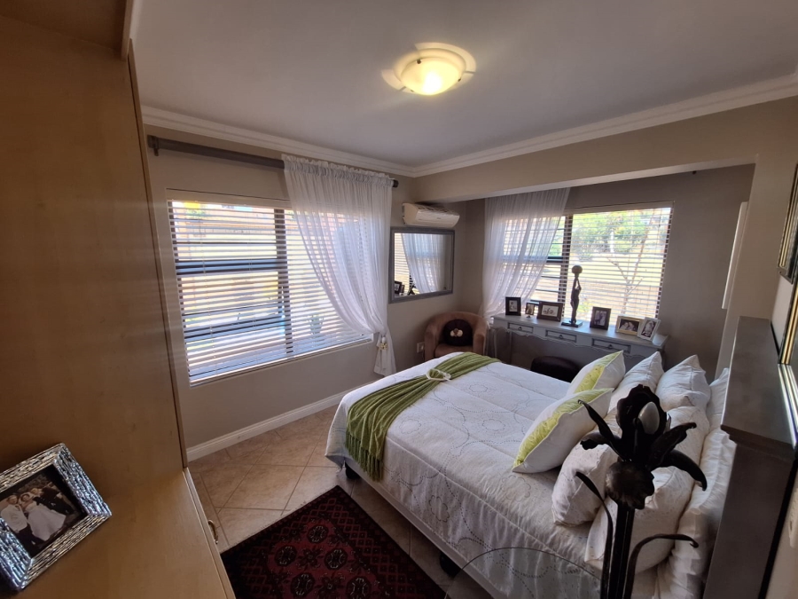 3 Bedroom Property for Sale in Wavecrest Eastern Cape